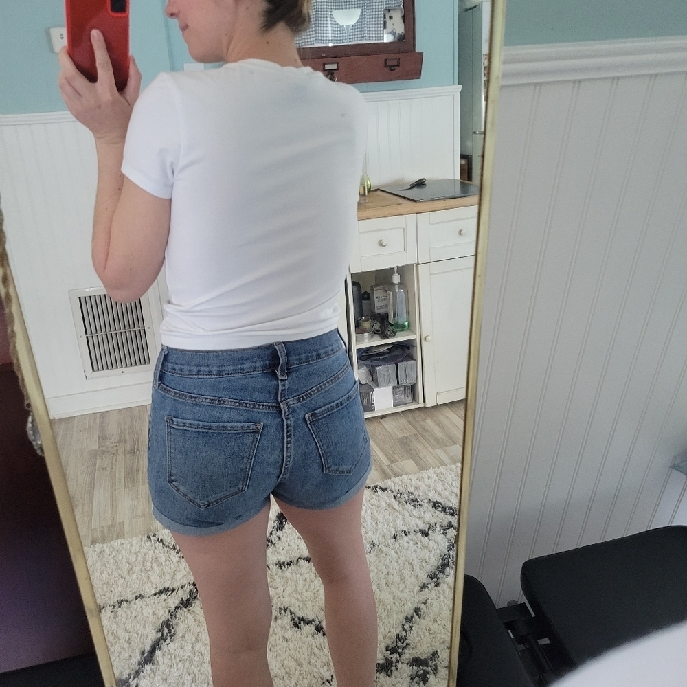 Forever 21 NWOT Sunflower tee - Picture 4 of 6